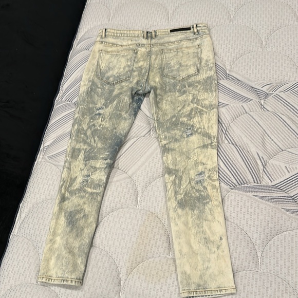 Lightly worn jeans - Picture 4 of 5